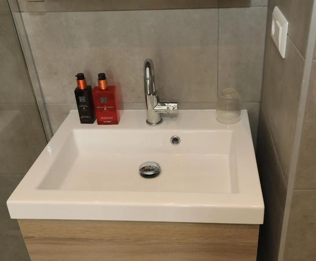 B&B De Zwanebloem Amsterdam 2*,  Netherlands